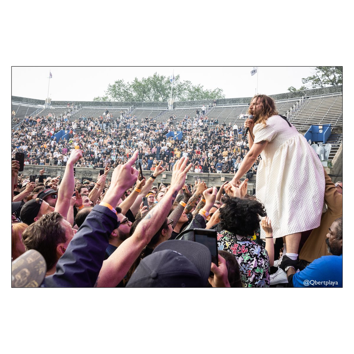 .<a href="/idlesband/">I D L E S</a> on Friday - day 1 of @ReSETConcerts NYC at <a href="/ForestHillsStdm/">Forest Hills Stadium</a>. Easily my favorite set of the weekend to photograph. These guys are the best. Check out more of my photos of the band here: bit.ly/IDLESresetnyc. (📷 for <a href="/bowerypresents/">The Bowery Presents</a>)

instagram.com/p/CtrZw-nOhse