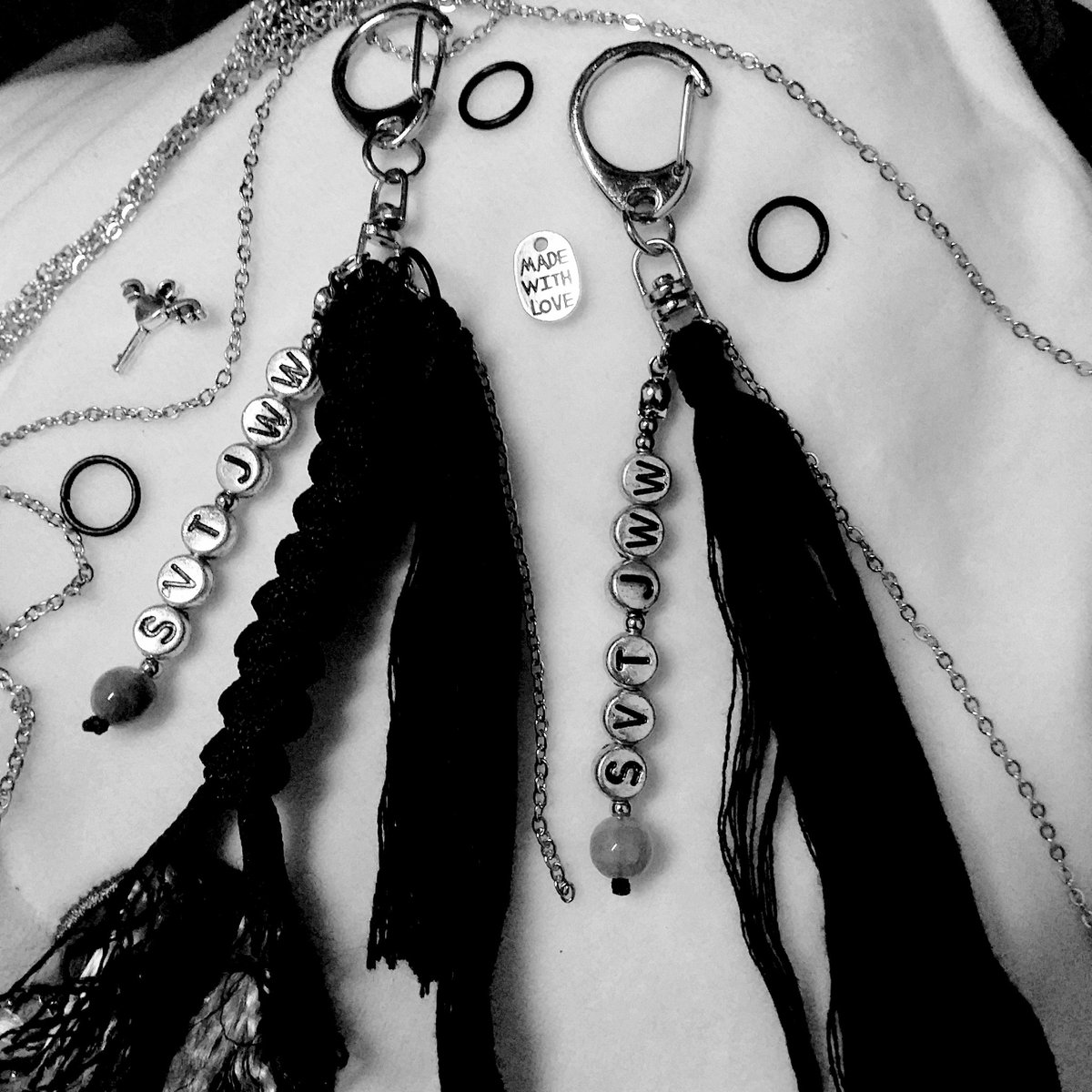 cchihouse's tweet photo. '𝐖𝐎𝐍𝐖𝐎𝐎-𝐜𝐡𝐫𝐨𝐦𝐞' inspired keyrings
available for pre-orders only

braided keyring php75
tassel keyring php60

available for pick-up on dday 🖤

dm me for orders 🐱 https://t.co/TtGNUitWlr