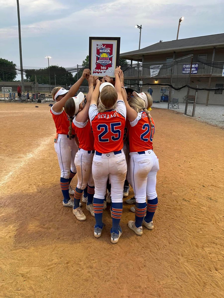 USFA 14U State Champions! These ladies went undefeated (7-0) to bring home the ship on Father’s Day! Next up is the USSSA Stars & Stripes tournament on Saturday at Indy Sports Park! 🐊💪 #goGators