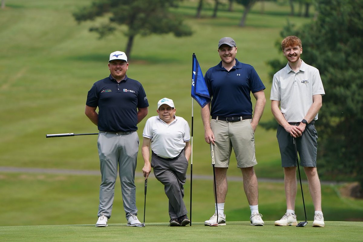 Luke Thompson tweet media