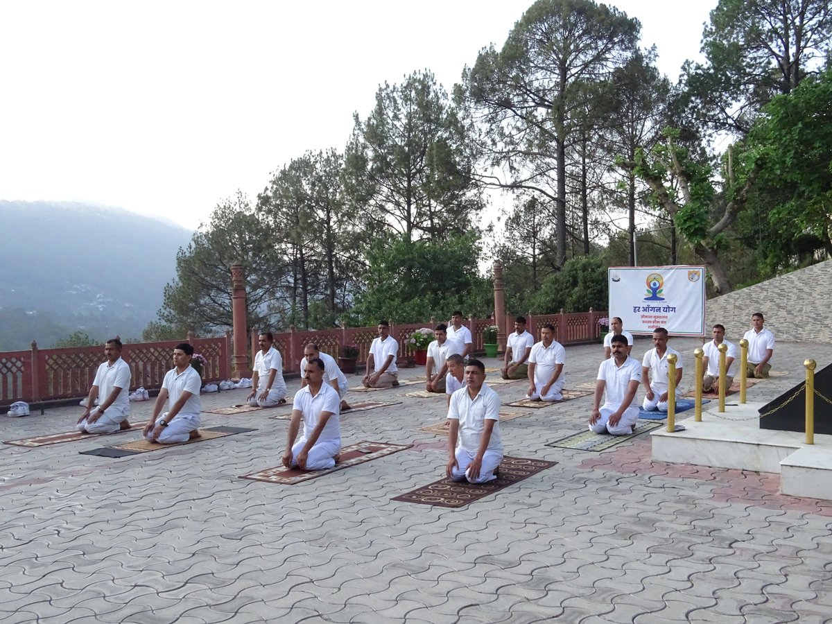 SSBFTRRANIKHET's tweet image. हर आँगन योग के तहत सीमांत परिसर में योगाभ्यास किया गया ।
#HarGharYoga