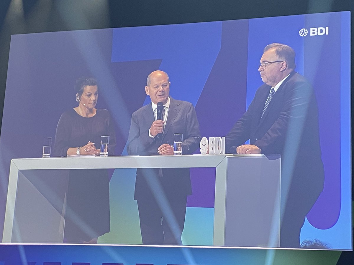 Günter Eggers (@guenter_eggers) on Twitter photo Der <a href="/Bundeskanzler/">Bundeskanzler Friedrich Merz</a> hat auf dem Tag der Industrie #tdi23 eine ermutigende Rede gehalten. Er hat der Industrie attestiert, dass sie mehr von Wirtschaft versteht als die Politik.
#Energiewende
#Dekarbonisierung
#Transformation
#Stabilität
#LangfristStrategie Der <a href="/Bundeskanzler/">Bundeskanzler Friedrich Merz</a> hat auf dem Tag der Industrie #tdi23 eine ermutigende Rede gehalten. Er hat der Industrie attestiert, dass sie mehr von Wirtschaft versteht als die Politik.
#Energiewende
#Dekarbonisierung
#Transformation
#Stabilität
#LangfristStrategie