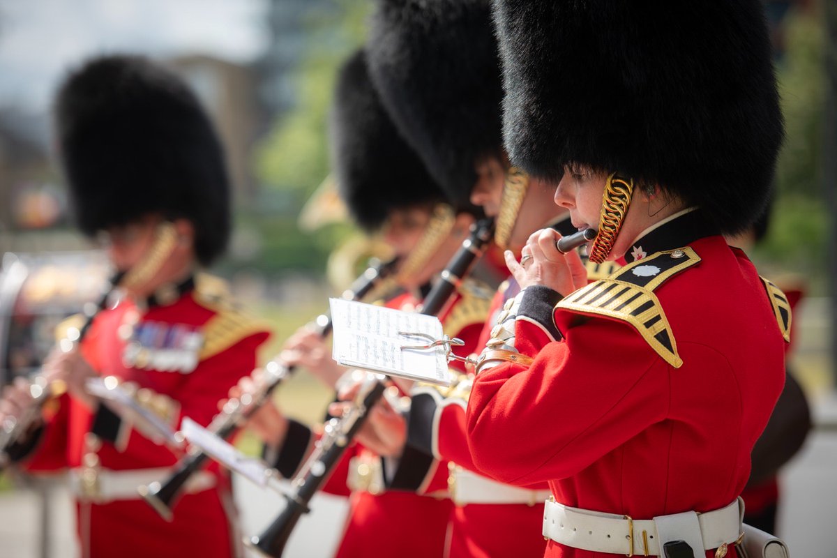 LondonAssembly's tweet photo. This Morning, London Assembly Members, @MayorofLondon and representatives of the #ArmedForces gathered to celebrate and pay tribute to the UKโs servicemen and women ahead of Saturdayโs National @ArmedForcesDay.
#ArmedForcesWeek ๐ฌ๐ง https://t.co/Nz02IkvBzX