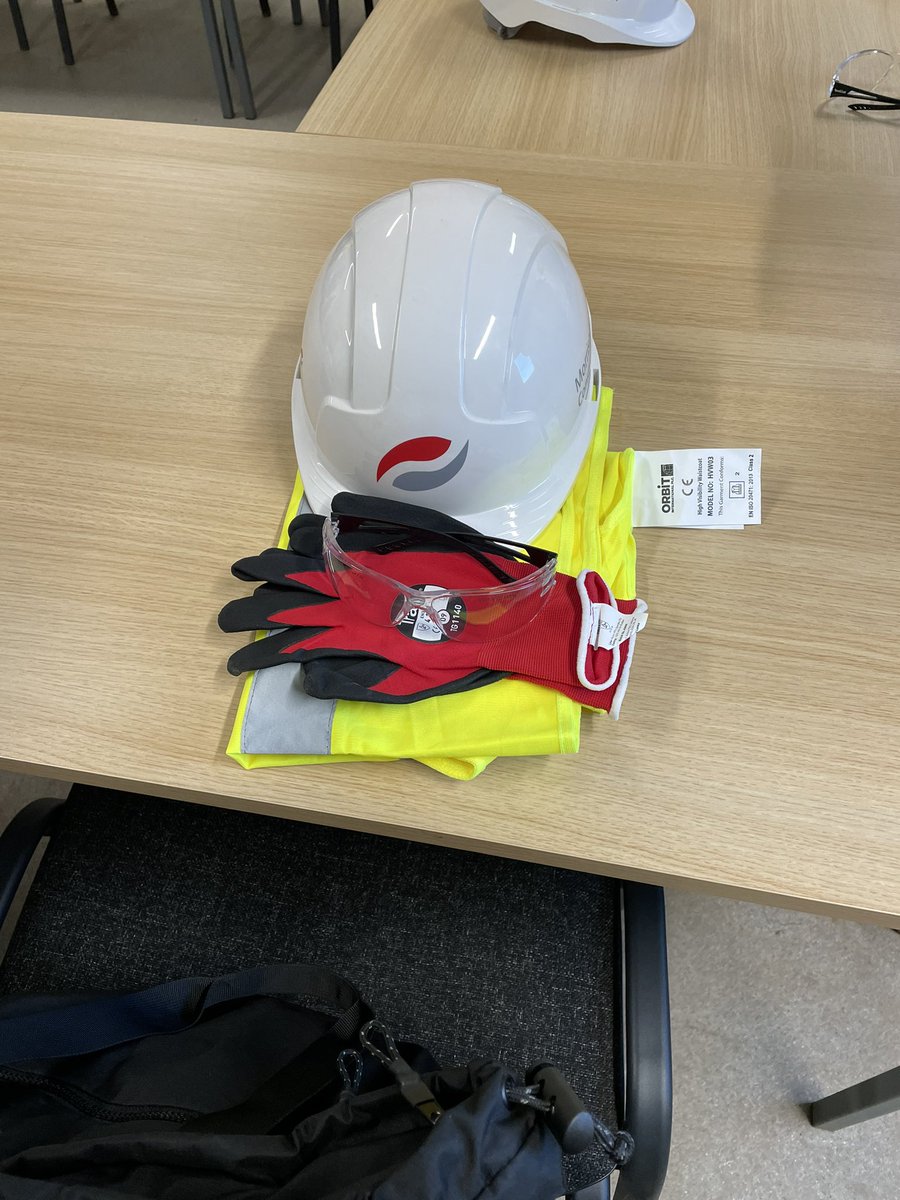 M L WHITE tweet media