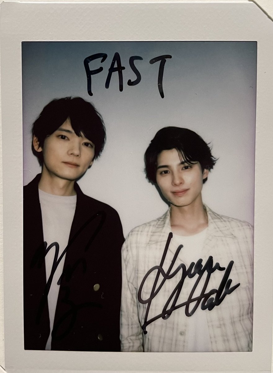 ash120321's tweet photo. FAST様より
古川雄輝くんと本田響矢くんの
サイン入りチェキ
届きました～⭐️

#FAST 様ありがとうございます

ただただ美しいお二人のお写真にうっとり💕

今年一番の幸運がやってきました
#古川雄輝
#本田響矢
#私と夫と夫の彼氏 https://t.co/56qu5LMBdL