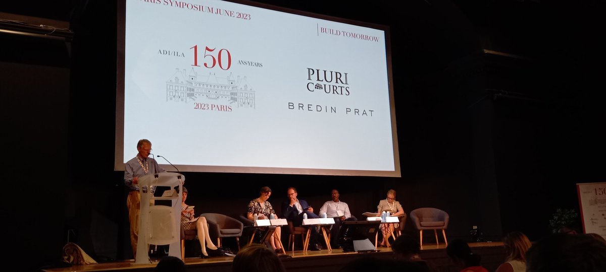 NFIR_no's tweet photo. På jubileumskonferansen @150ADIILA2023 gir professor @geirulf en oversikt over
10 års forskning på internasjonale domstoler i regi av @PluriCourts, @JUSiOslo. https://t.co/PnOKlvaV2m