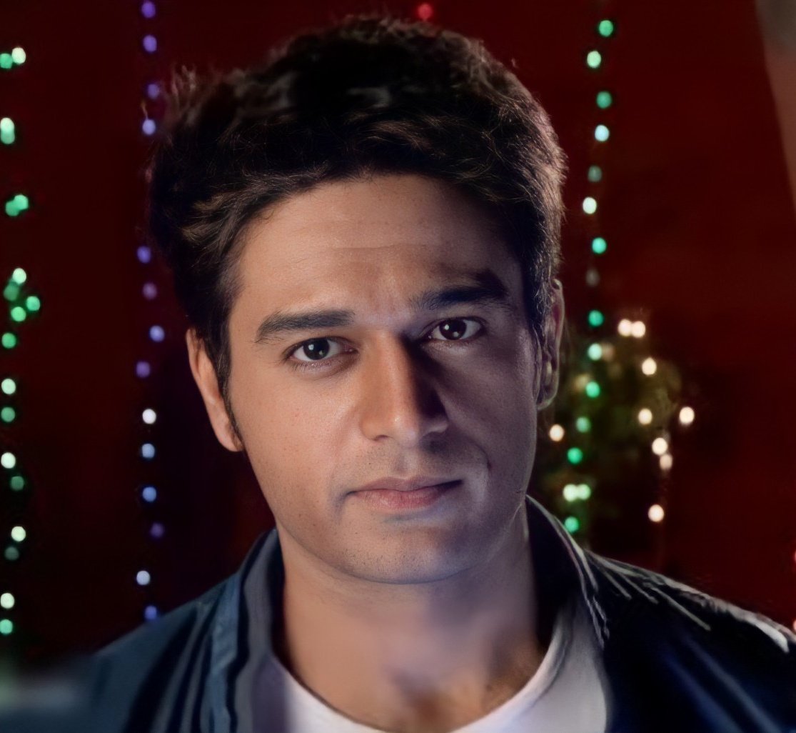 gauravklovers's tweet photo. How I met him                / and I'm still here

#CIDKavin                           #AnujKapadia https://t.co/jiGF3m7bJp