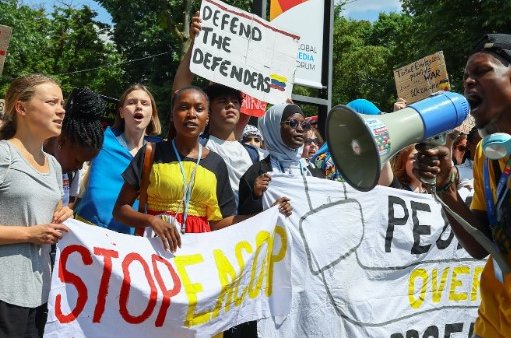 Will the 'global stocktake' at the upcoming #COP28 climate summit consider the continued risks faced by frontline environmental defenders? More than 1,213 have been killed since COP21 in Paris. A contextual analysis at pbicanada.org/2023/06/19/glo… #DefendtheDefenders #PBIaccompanies