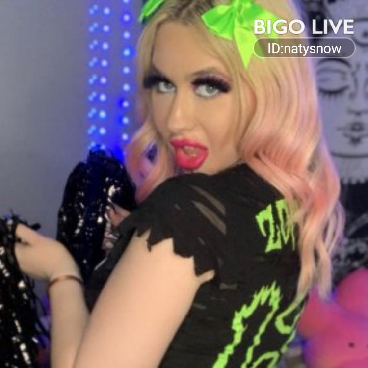 loonie305's tweet photo. Come and see NatySnow🖤 streaming live on #BIGOLIVE and make new friends!  https://t.co/xHze2B5ts4 https://t.co/Q2yOcP8kOe