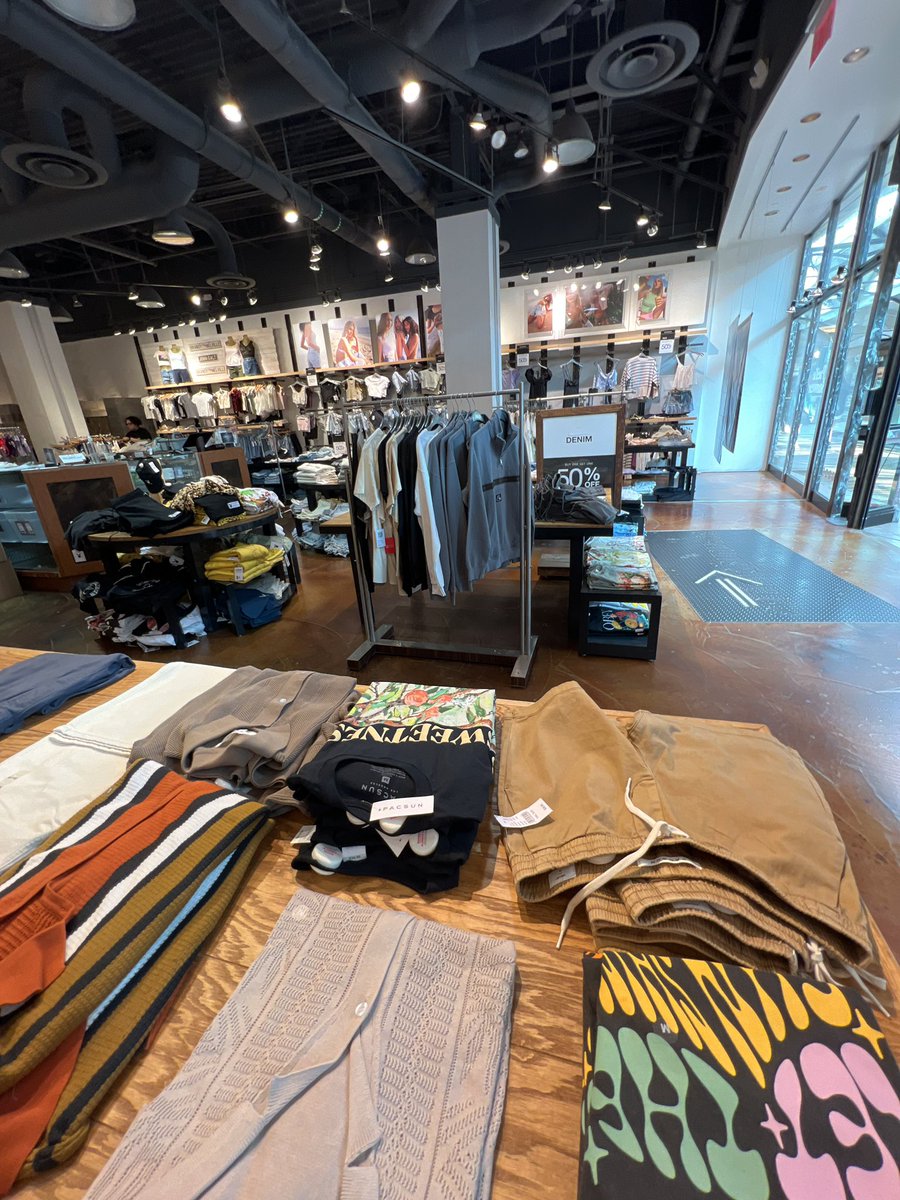 GM to everyone who says it back! ☀️☕️

Have an amazing week! 😊