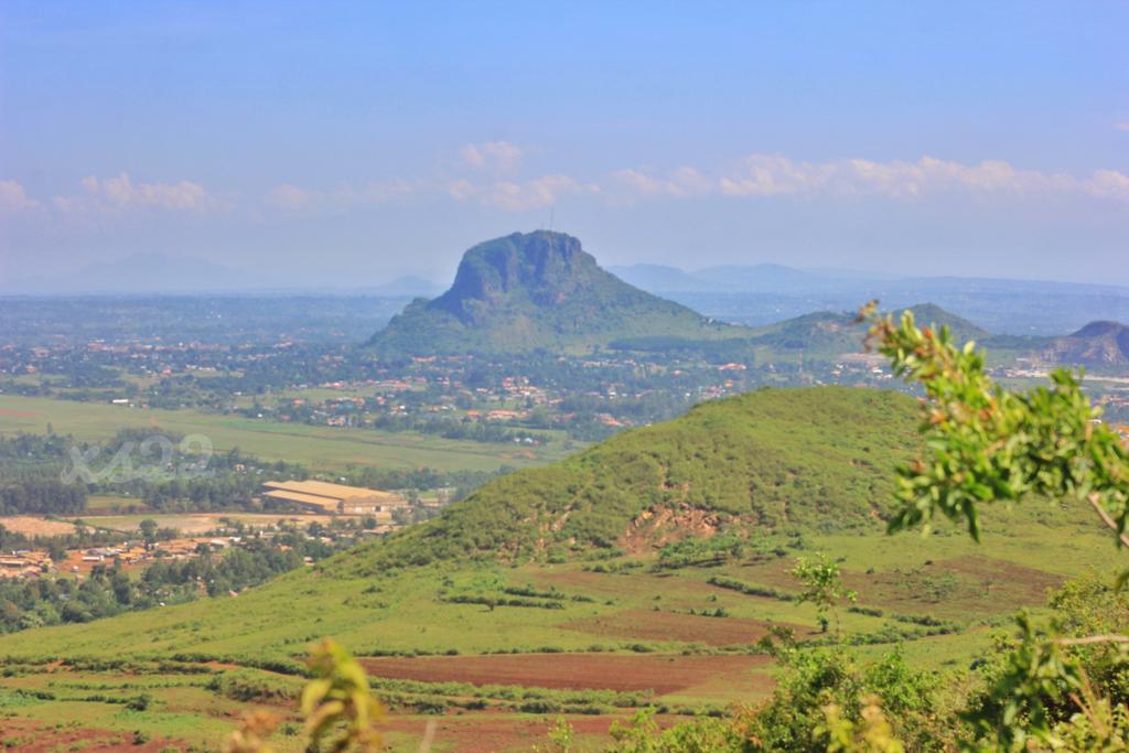 RedefiningTro's tweet photo. If we aren't telling our own stories
Chances are high those who then tell them on our behalf ,may misrepresent us
So get ur phone now share those photos you have of Tororo
#TororoToTheWorld
#ExploreUganda
@cobbo3
@HonOpendi
@Jadwong
@ObothOboth
@Patrickonyango1
@owere_usher https://t.co/0bNUlDAlJ4