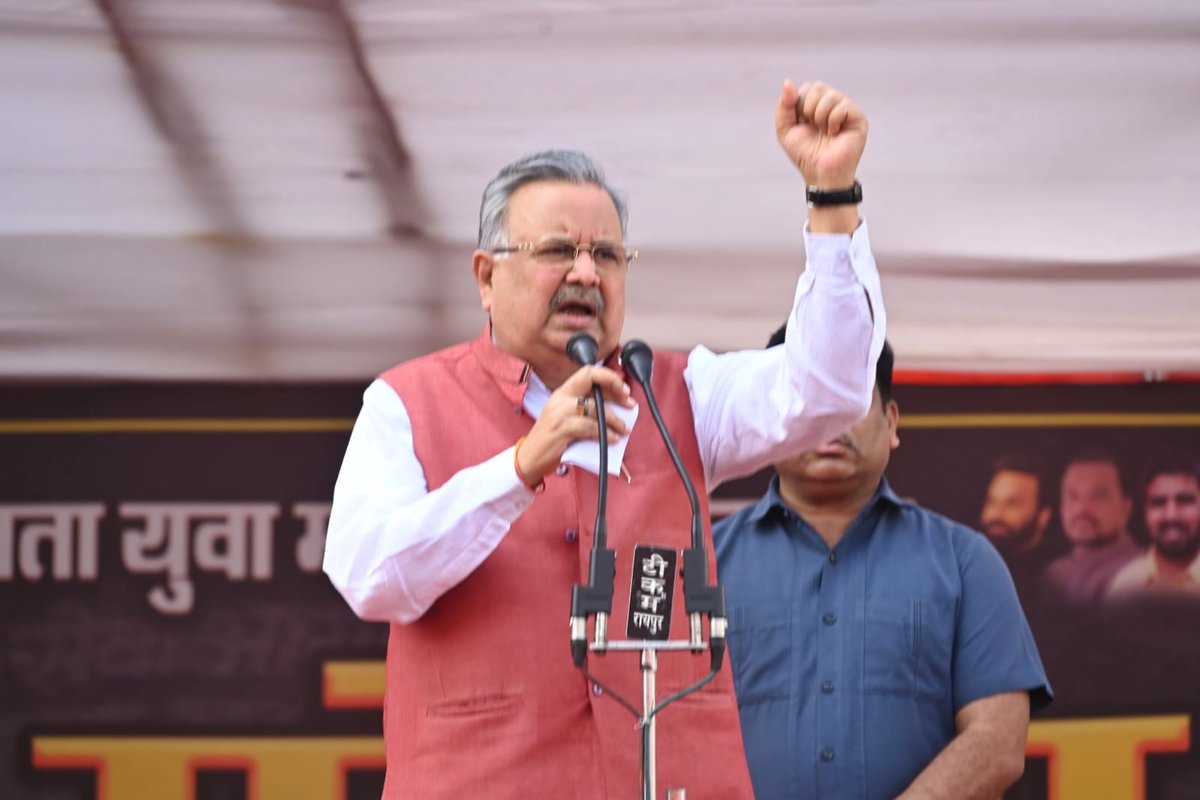 drramansingh's tweet photo. आज रायपुर में @BJP4CGState के प्रदेश अध्यक्ष @ArunSao3 जी, @BJYM के राष्ट्रीय अध्यक्ष श्री @Tejasvi_Surya जी, @BJYMCGState तथा प्रदेश के युवाओं के साथ #CGPSC में हुए भ्रष्टाचार के विरुद्ध पीएससी संग्राम में शामिल होकर युवाओं की आवाज बुलंद की।

युवाओं का हक पंजाछाप अधिकारियों की झोली में डालने वाले दाऊ @bhupeshbaghel के दरवाजे तक युवाओं की हुँकार पहुँच रही है। #कांग्रेसी_CGPSC