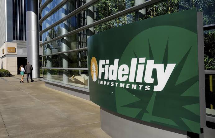 bitinning's tweet photo. 🚨BREAKING🚨: 🤔Rumor has it that Fidelity, a massive financial company with $4.5 trillion, may be planning to apply for a Bitcoin ETF. 🫣

The competition for this opportunity seems to be getting intense.👀 #Bitcoin #ETF #Fidelit😱 #Crypto https://t.co/ANvlq0syKe