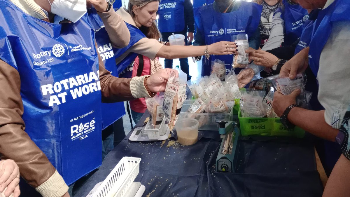rotary2102's tweet photo. #IlRotaryAlServizioDelTerritorio
#UnViaggioLungoUnAnno
Riviviamo i momenti significativi de #IlRotaryNutrelEducazione, frutto della collaborazione di 10 #Distretti italiani e della onlus #RiseAgainstHungerItalia.
#ImagineRotary #EnjoyRotary #Distretto2102 #Rotaract #Interact https://t.co/owubxl764R