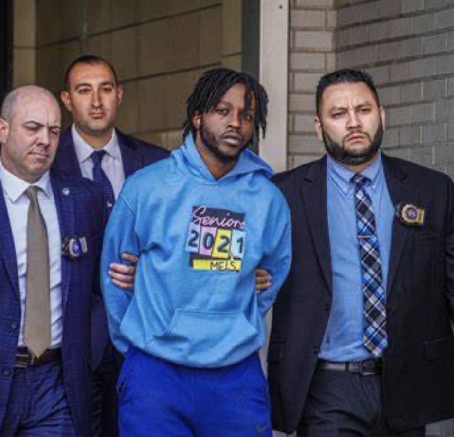 <a href="/CrimeInNYC/">Michael Housmans</a> I wonder why no one intervened &amp; tried to stop him

Oh, wait….