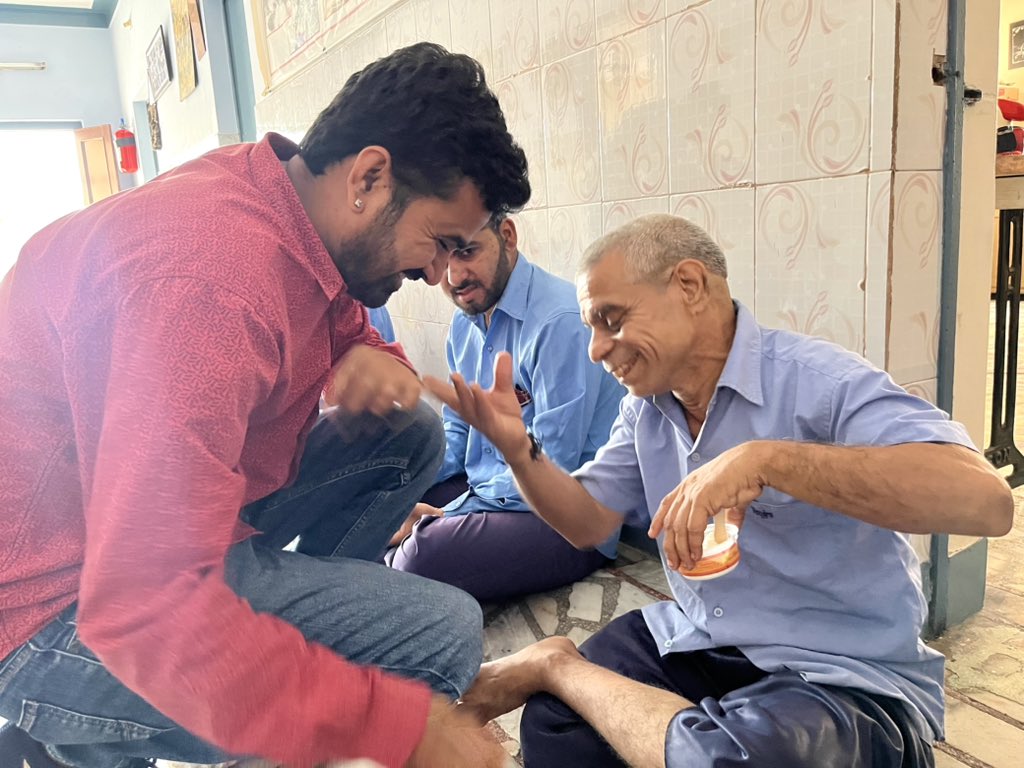 kishan_rathod09's tweet photo. पोरबंदर @nsui  ने सरकारी भावसिंहजी अस्पताल में रक्तदान करके और शिंशुकुंज के मानसिक रूप से विक्षिप्त बच्चों को आइसक्रीम खिलाकर @RahulGandhi जी का जन्मदिन मनाया ! 

#PorbandarNSUI #RahulGandhi 

@shaktisinhgohil  @arjunmodhwadia @IG_Gohil_  @Neerajkundan https://t.co/mBFI4Cif7F
