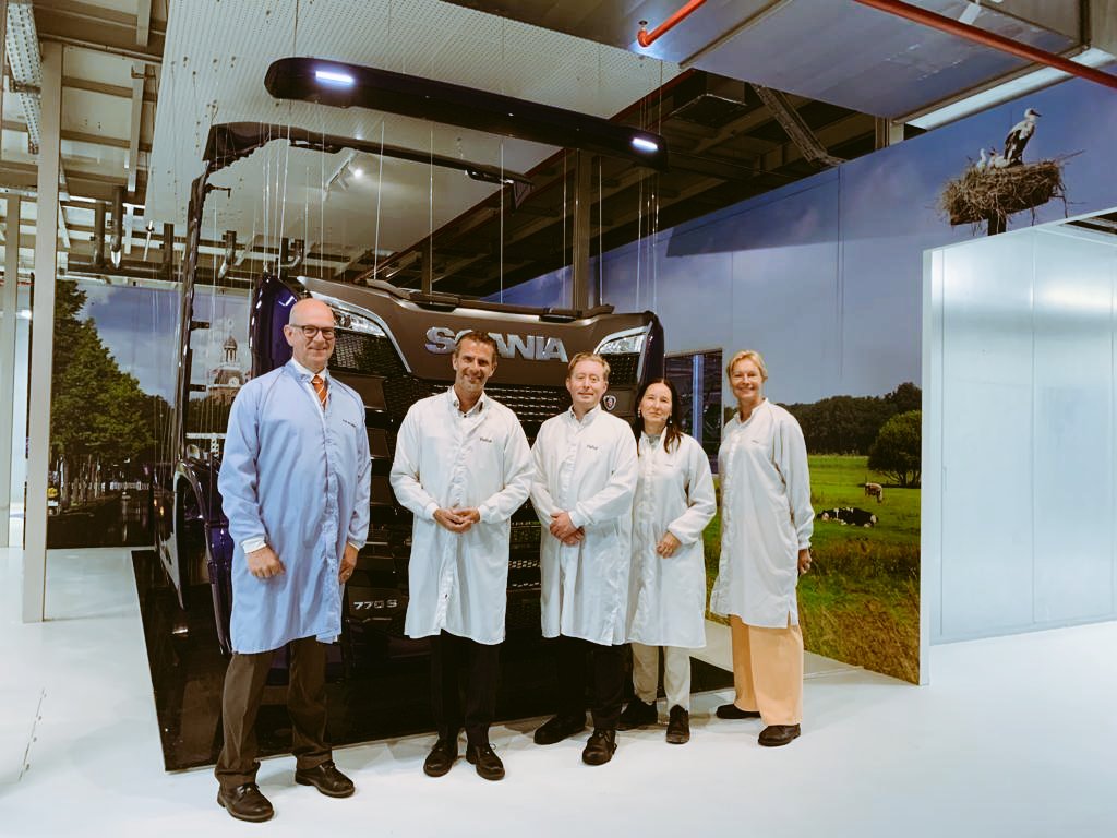 Met VVD-Kamerlid <a href="/strolenberg/">Mark Strolenberg</a> op bezoek bij Scania over veilig werken en ontwikkeling op de arbeidsmarkt bij handels- en productiebedrijven. <a href="/evofenedex/">evofenedex</a>