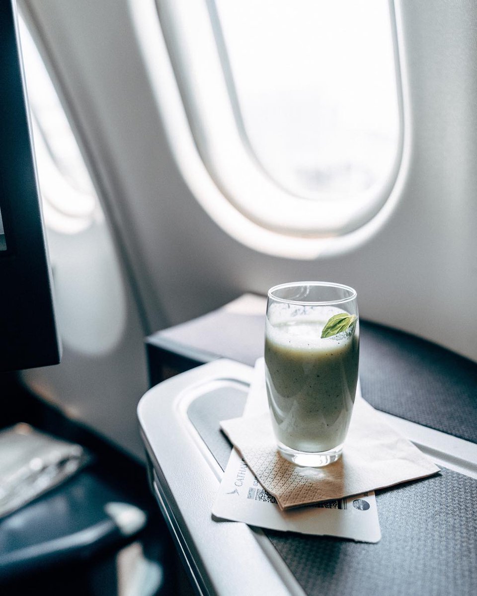 Nothing beats a zesty Cathay Delight to kick off your summer🍹. Cheers!

📸 Instagram @wa33a, @thetravelheckler

#cathaypacific #MoveBeyond