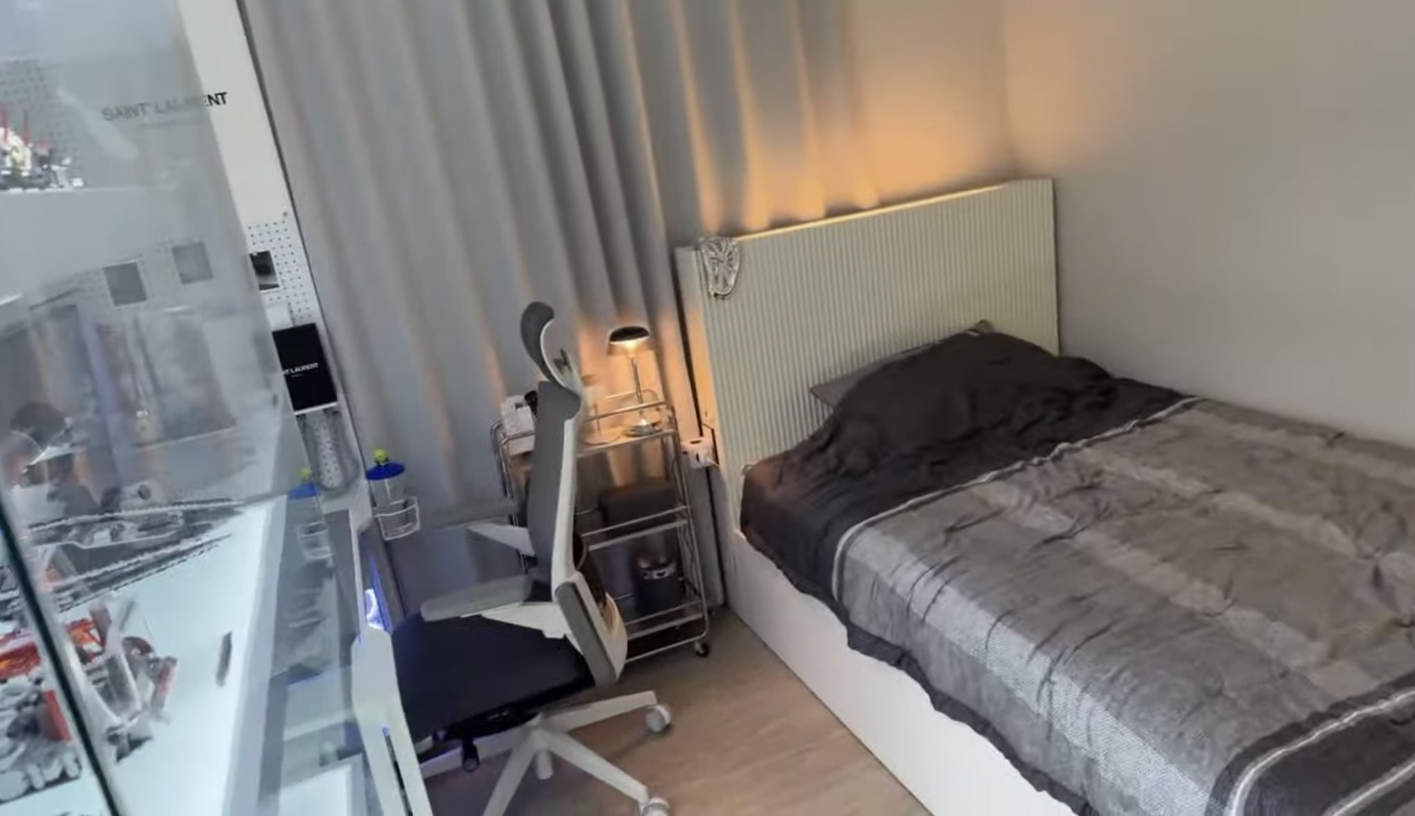 Study table beside bed deals