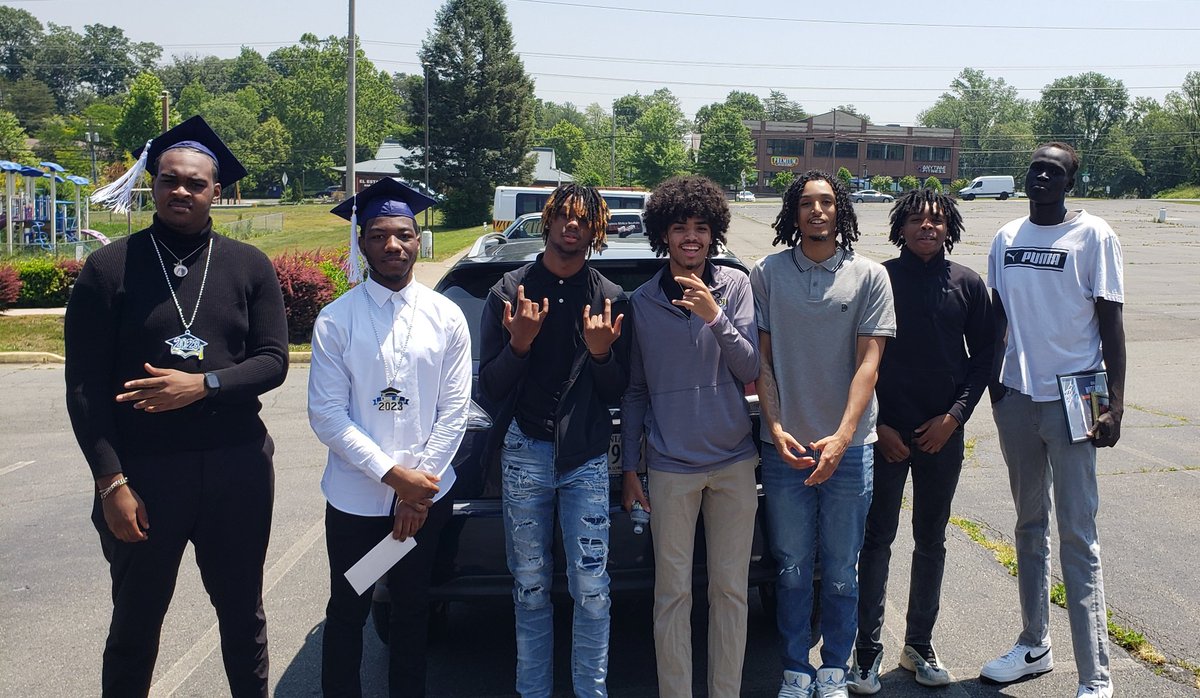 ItsOrderMySteps's tweet photo. Congrats to the Bethel Academy #ClassOf2023 and to much #OMSsuccess in your postsecondary endeavors
#OMSroadTrip Graduation
We taught this high school a course on Social Media and Money Management with emphasis on NIL Payouts ๐ฐ
#ThisIsWhyOMSdoesIt #OMSnetworking
@BCA_EaglesBB https://t.co/YDD0sf7aBW