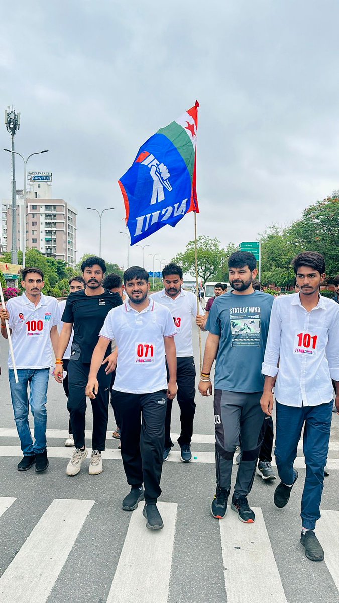 AmardeepNSUI's tweet photo. आज देश के नेता राहुल गांधी जी के जन्म दिवस के उपलक्ष पर @NSUIRajasthan के प्रदेश अध्यक्ष बड़े भाई श्री @withabhinsui जी द्वारा आयोजित #runforlungs मैराथन में भाग लिया साथ ही विजेता प्रतिभागियों को शुभकामनाएं https://t.co/gveBjBGlhT
