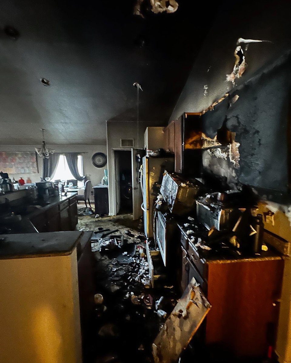 AbbottFireFlood's tweet photo. Helping people &amp; property recover! 🙏🏼🧡 #waterdamage #firedamage #smokedamage #generalcontractor #cleanup #restoration #insurance #multifamily #commercialrealestate #plumber #insurancerepair #denver #boulder  #cherrycreek #dtc #highlandsranch #castlepines #castlerock #colorado https://t.co/DWhzvaxR04