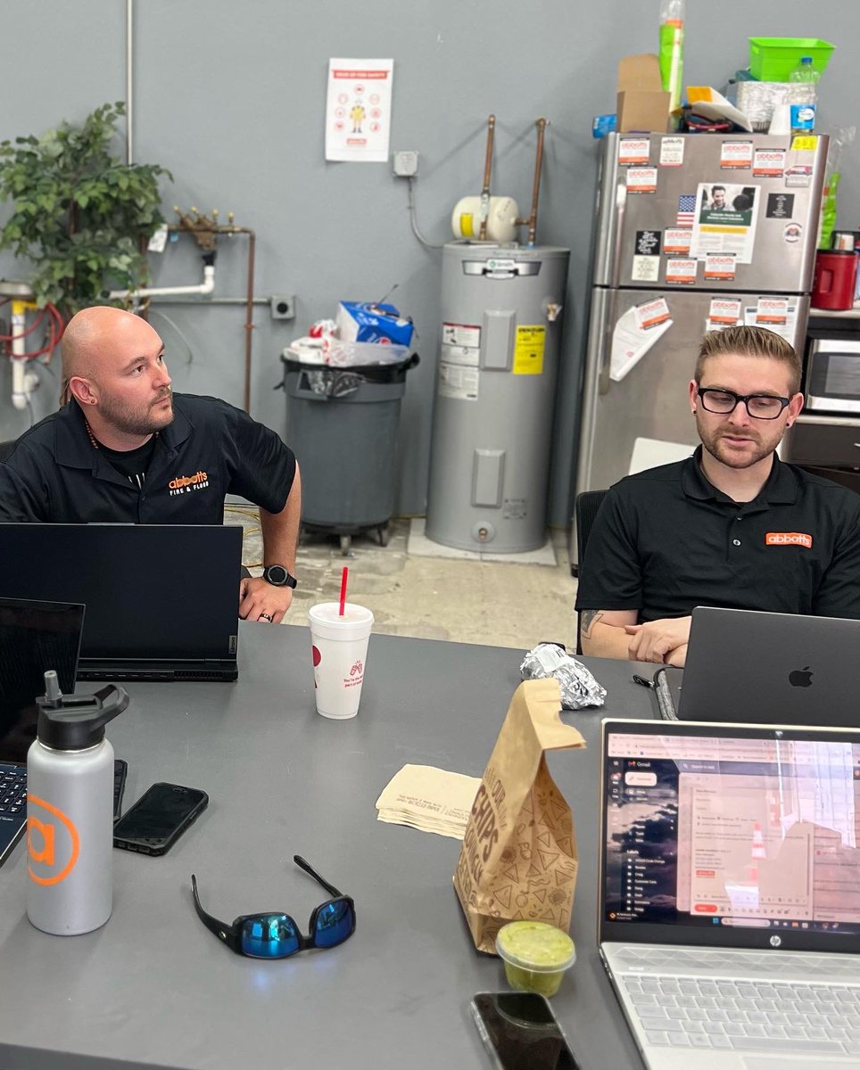 AbbottFireFlood's tweet photo. Helping people &amp; property recover! 🙏🏼🧡 #waterdamage #firedamage #smokedamage #generalcontractor #cleanup #restoration #insurance #multifamily #commercialrealestate #plumber #insurancerepair #denver #boulder  #cherrycreek #dtc #highlandsranch #castlepines #castlerock #colorado https://t.co/DWhzvaxR04