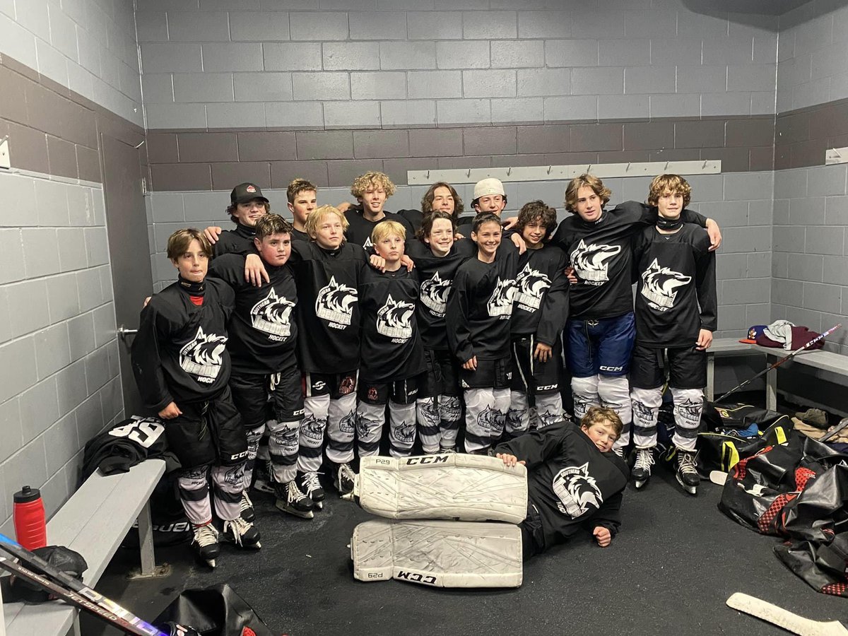 2010 AAA Southern IceDogs lose a tough game in the semifinals at the Prep Cup (NH/Mass) a ton of talent and work ethic with this group! Very proud! #southernicedogshockey#🏒