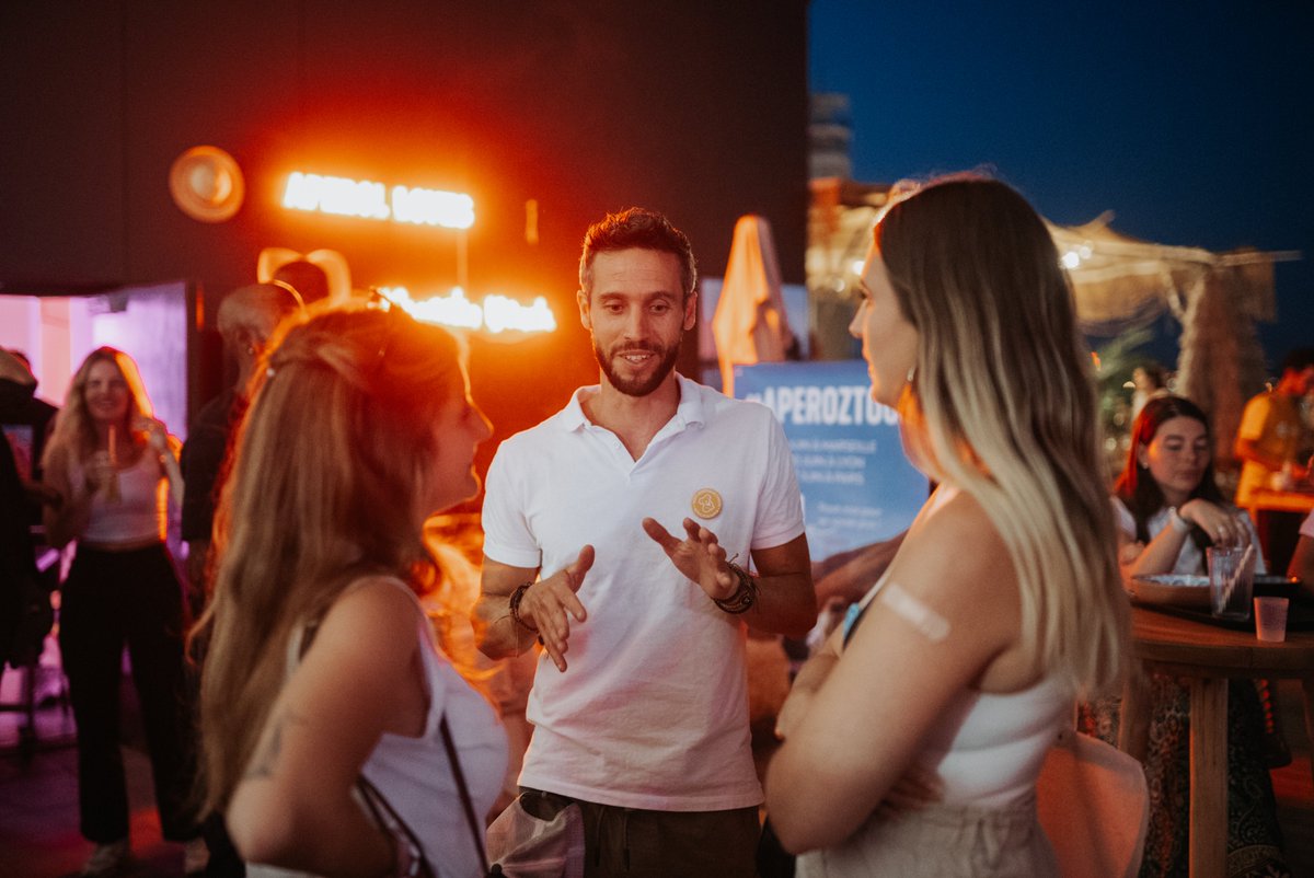 Blogwhv's tweet image. Quelques clichés de notre première soirée #ApérOZTour à #Marseille ! Merci aux participants ! Venez trinquer et parler #PVT #Australie :   
📅  Le 20 juin à #Lyon  
📅  Le 27 juin à #Paris   

Les infos ici 👉 : bit.ly/3IMwGJD

@ARTICLEONZE 
@Australia 
@lescoflocs