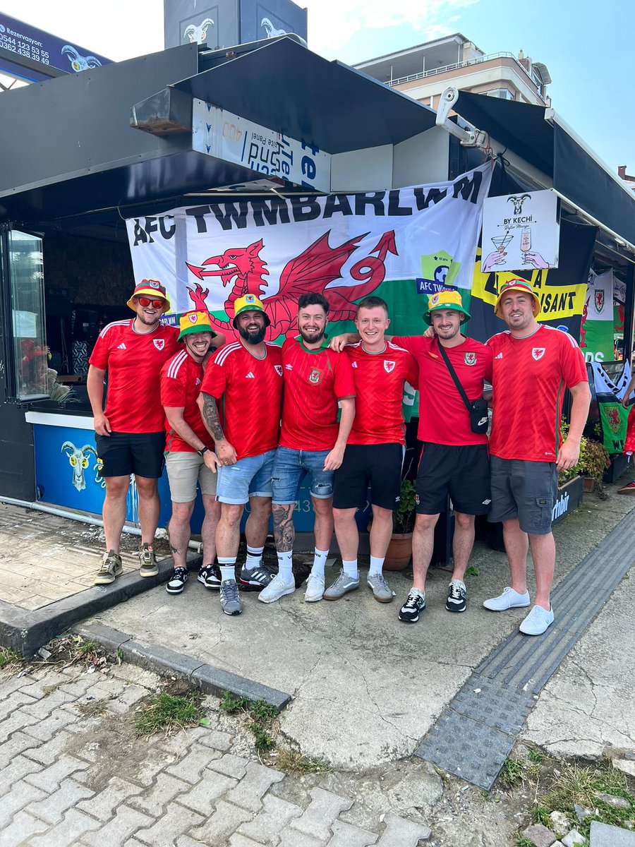 AFCTwmbarlwm's tweet photo. Another country ticked off by the boys 🇹🇷✅

Stay safe and enjoy it @ChrisMagness19 @nathang2305 @tezzy_9 @Rhysiii1 @joshmclaughlin7 @blaine_llew &amp; Hucker

🏴󠁧󠁢󠁷󠁬󠁳󠁿🟡🔵 https://t.co/2ZYoPEwYaJ