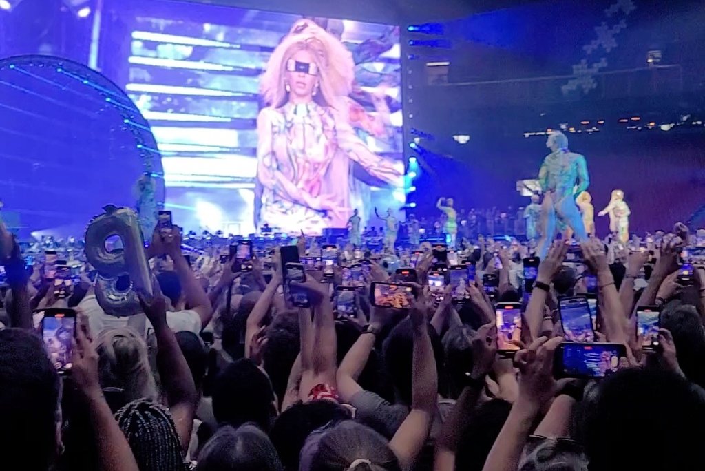 Went to the phone con.. uhh - Beyonce concert!