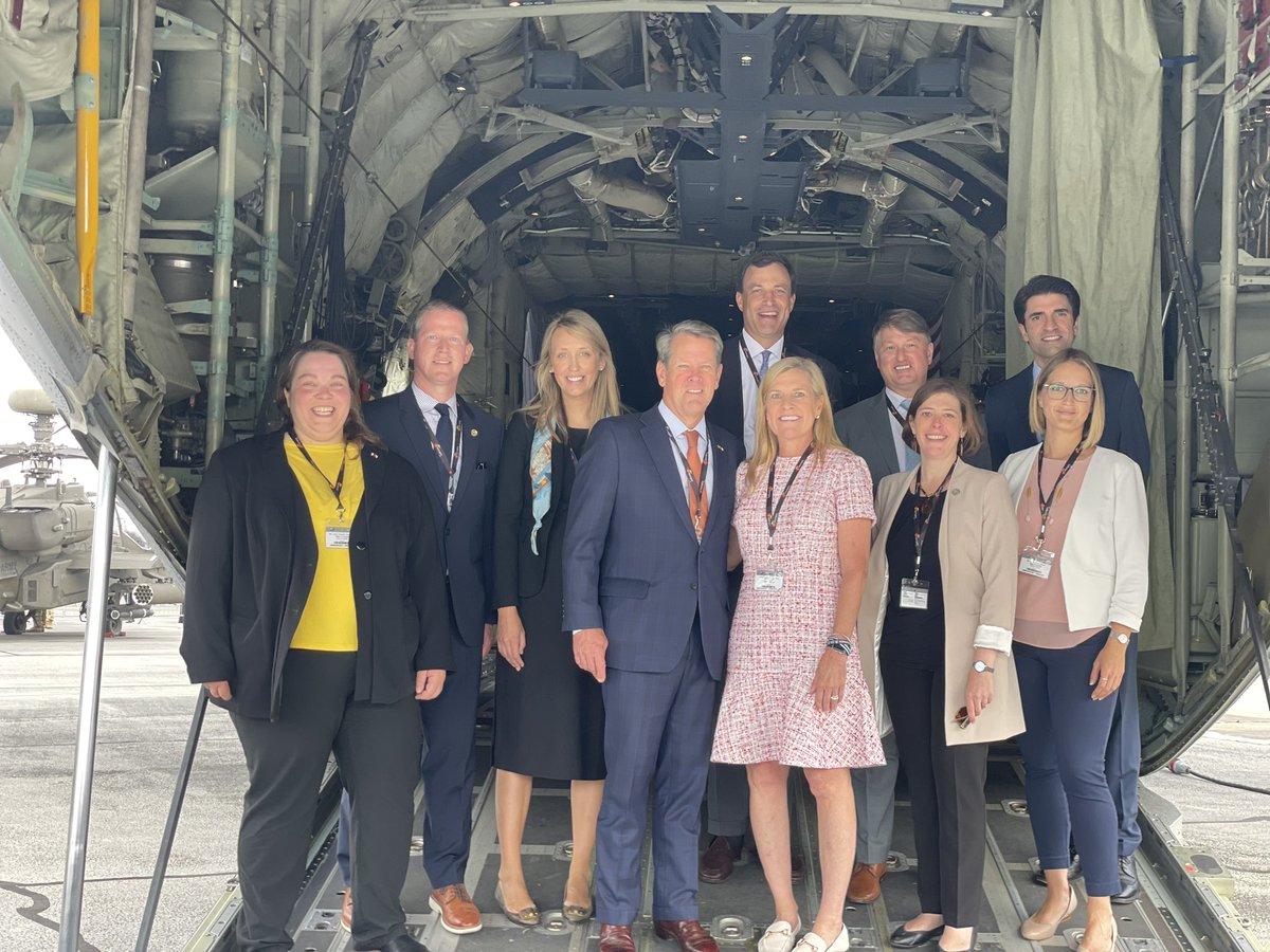 GovKemp's tweet photo. As we meet with aviation innovators and promote all the Peach State has to offer, we made a quick stop by a @LockheedMartin C-130 Hercules with a Georgia-based flight crew, proudly made in Marietta.
This is the longest continuously produced military aircraft in U.S. history! https://t.co/W82HQUP7aF