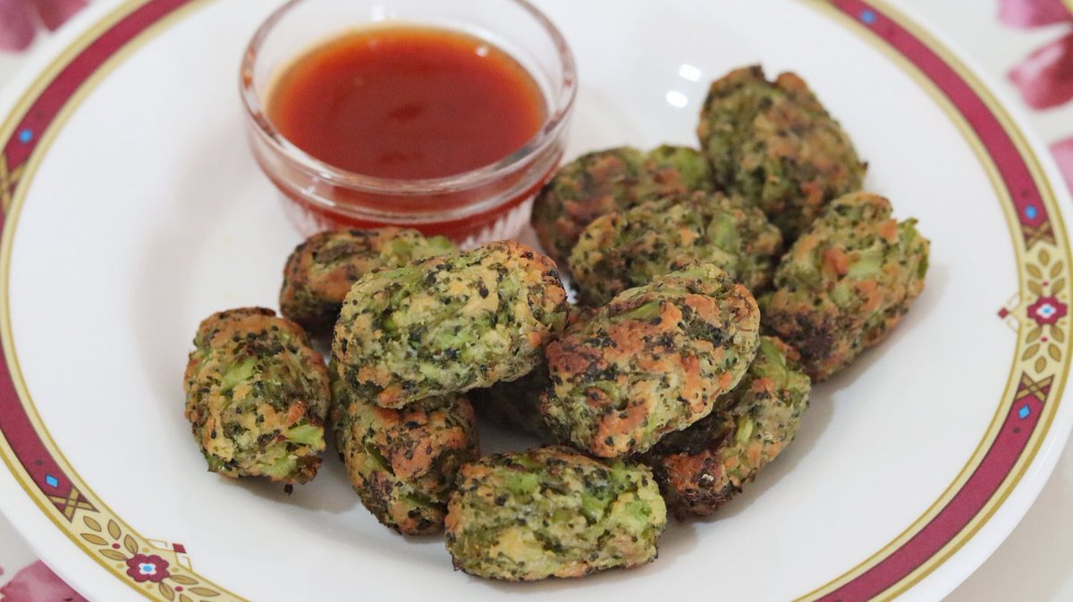 Upgrade your snack game with these veggie-packed delights! Air fryer broccoli tots are the perfect blend of crispy and nutritious. 🌟🥦 #SnackTime #AirFryerEats"
Here's the recipe link:
topairfryerrecipes.com/air-fryer-broc…