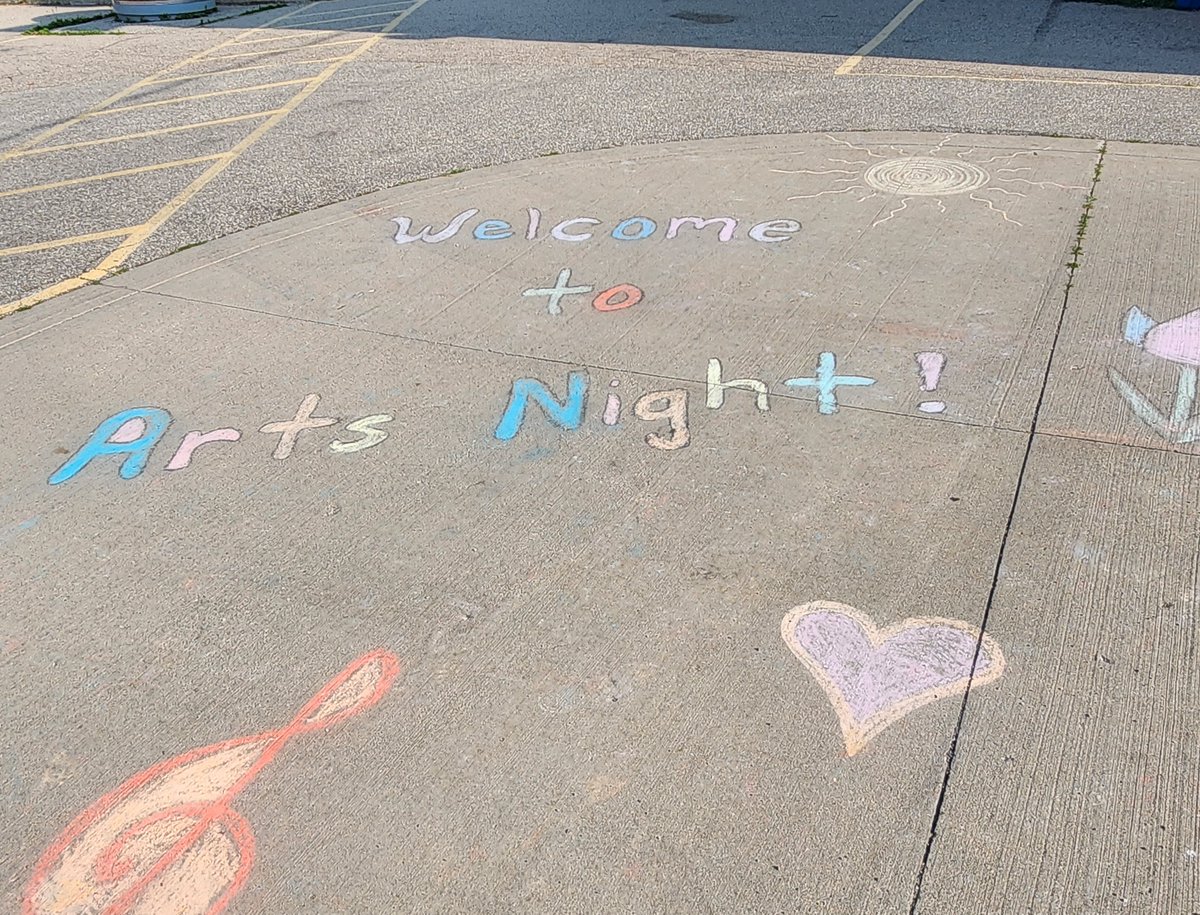 A big thank you to our school community for the amazing turnout for our Outdoor Concert and Art Show Fri. June 16th! Special mention to our Kodaly Choir, guest singers from Eastwood, all our budding artists, our incredible staff, School Council, and Dundee Doodle. Well done!