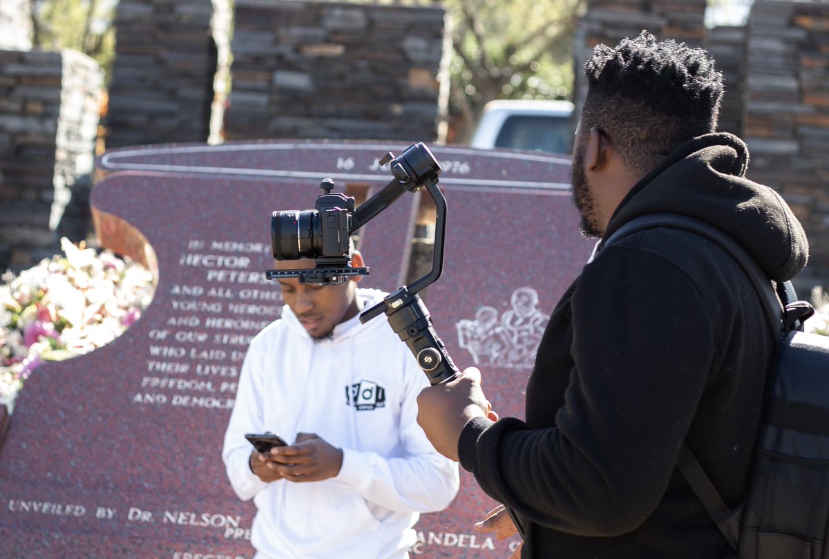 MoneyWorld_DDi's tweet photo. BEHIND THE SCENES OF MY NEW UPCOMING
SINGLE #InnocentChild
Photographer: @BVD_RSA / @TaX_Ndika
Videographer: @PhilsnerDDI
#moneyworld_ddi #daidengiso https://t.co/L2tITmrMiO