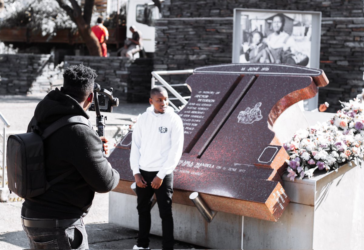 MoneyWorld_DDi's tweet photo. BEHIND THE SCENES OF MY NEW UPCOMING
SINGLE #InnocentChild
Photographer: @BVD_RSA / @TaX_Ndika
Videographer: @PhilsnerDDI
#moneyworld_ddi #daidengiso https://t.co/L2tITmrMiO