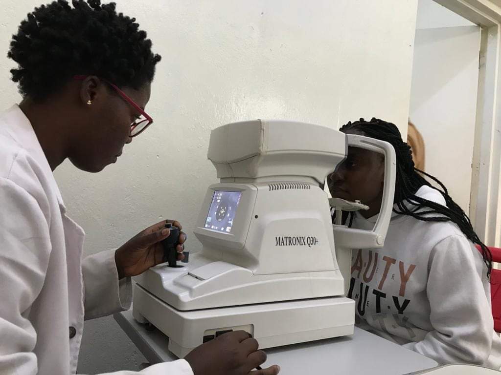 bicomalawi's tweet image. Did you know, that your eyesight is one of your most  important senses? Oh Yes!!!! 80% of  what we percive comes through our sense of sight.

Consider to maintain a healthy vision.
Visit us and have a free computerised Eye check up.  
#FreeEyeTest