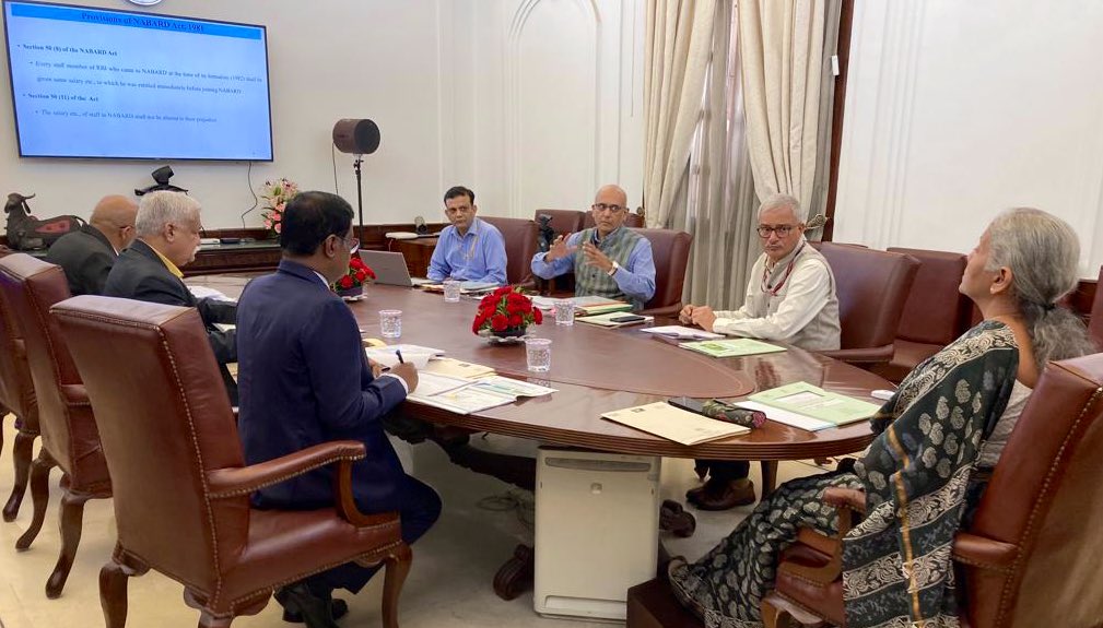 Union Finance Minister Smt. <a href="/nsitharaman/">Nirmala Sitharaman</a> chaired a detailed review of NABARD in the presence of Chairman <a href="/NABARDOnline/">NABARD Online</a>, Secretary <a href="/DFS_India/">DFS</a> and other senior officials of <a href="/DFS_India/">DFS</a>. 

FM Smt. <a href="/nsitharaman/">Nirmala Sitharaman</a> took note of the significant initiatives of NABARD in recent years and