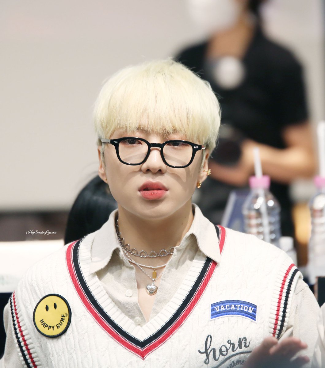 KeepSmileYoonie's tweet photo. 마지막까지 팬사랑 😭 
캡틴 강승윤 아프지말고 건강해 
WILL BE WAITING FOR SEUNGYOON
#나의_캡틴_강승윤_언제나_기다릴게
#AlwaysByYourSideCaptain https://t.co/2GO0S9ju0l