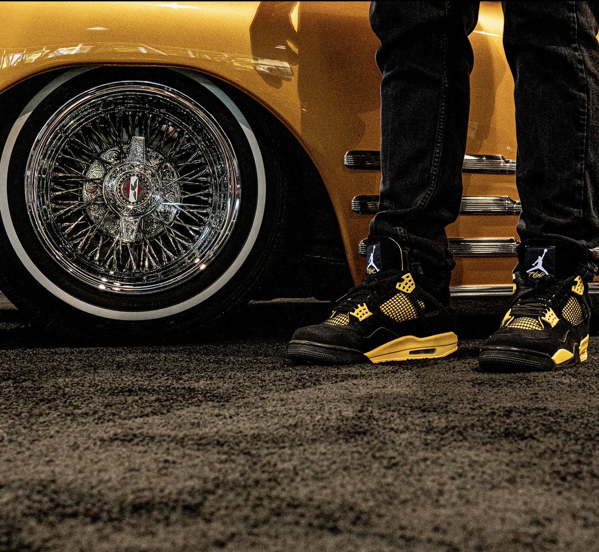 TypeCFilms's tweet image. Mornin sneaker fam. My first time taking pics of my sneakers with my camera camera. How’d I do y’all?  @La3Life @SneakerPhetish @willstowehos  @TheReal_JMillz_ #snkrsliveheatingup #snkrs #kotd #sneakers #jordan #nike #thunder4 #lowriders #photographer #jmillschalleng @HEIRMJ