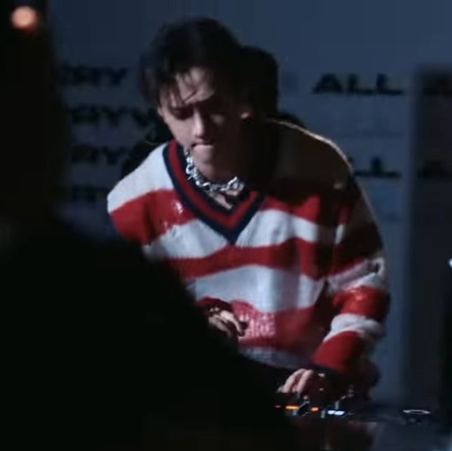 flashiebang's tweet photo. DJ Chris in his element deserves to be a main full show, we're all here for it 🔥🎧😎 https://t.co/0i3a4MyADo