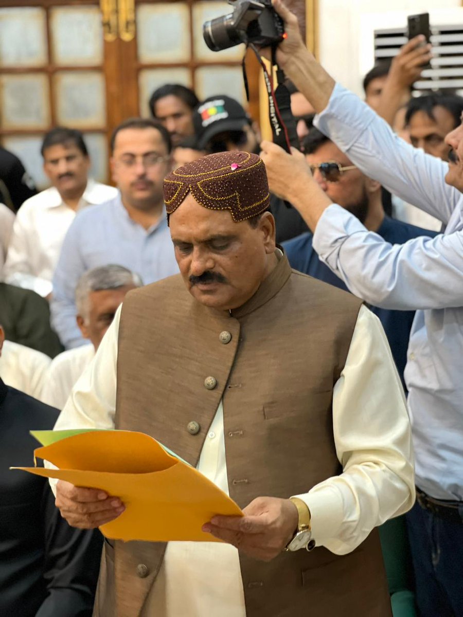 NSCorporation3's tweet photo. Honored to take oath as the Mayor of Nawabshah, I am grateful to the party leadership for trust , I will try to meet their expectations by devoting myself to the betterment of my city. on this occasion Divisional President PPP SBA @ZiaLanjar sb and others party workers present. https://t.co/7zPIdFAHTF