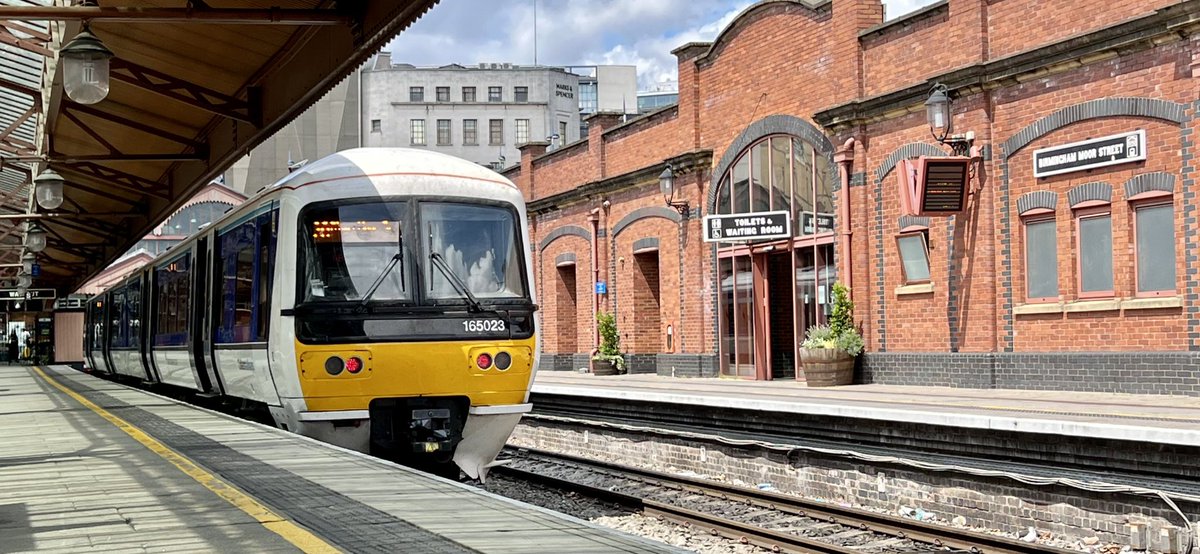PlatformEdge1's tweet image. Disruption on the WCML meaning I have to get home another way 🤦‍♂️

165023 takes me from Moor Street to Solihull #Class165