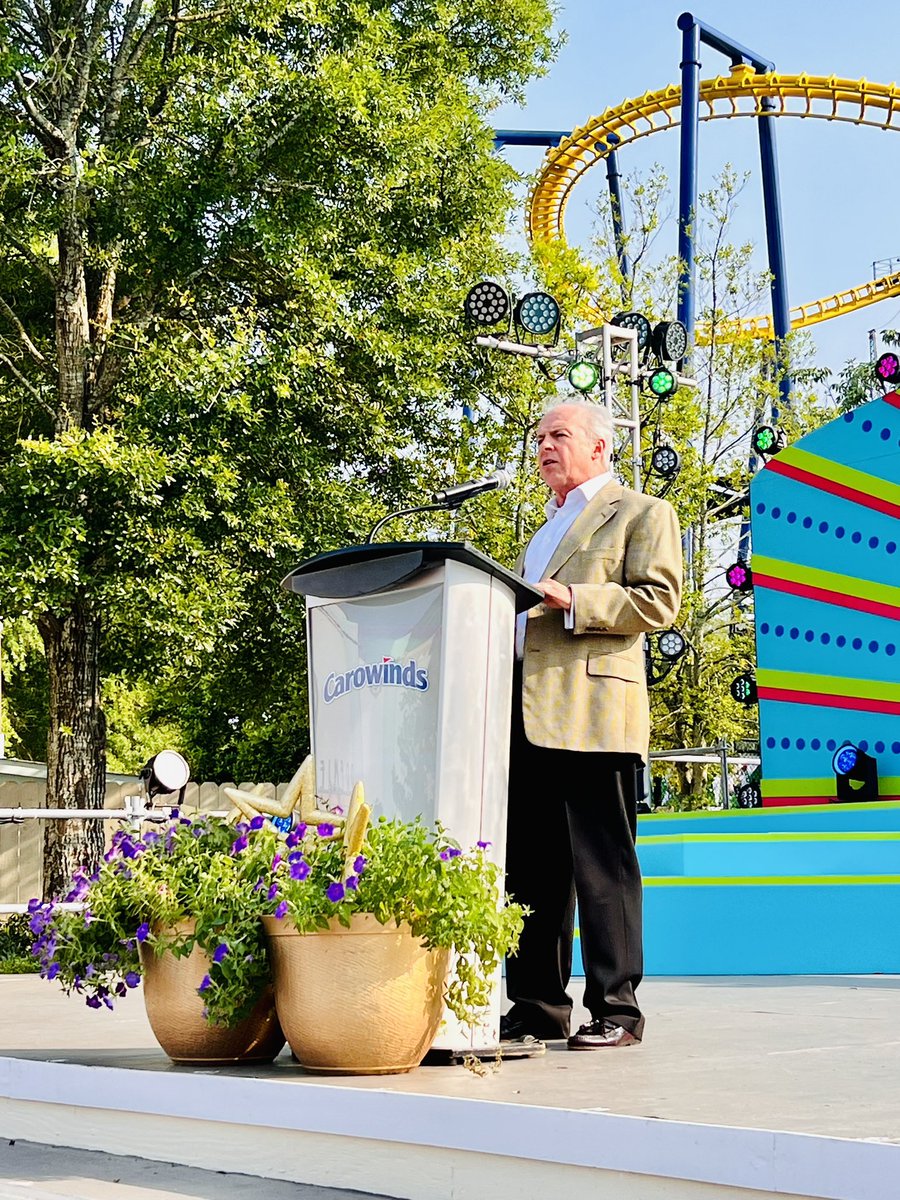 FanAttractions's tweet photo. Thank you @carowinds for inviting us to attend a preview of 50 Years of Carolina Fun! #carowinds  #nc #sc #wherethecarolinascometogether  #amazinglookslike #strikesquad #clt #charlotte #amusementpark #cedarfair #themepark #themeparklife #themeparks #rollercoaster  #carowinds50💫 https://t.co/MQCblLEBgk