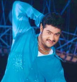 BalaRTCultFan's tweet photo. Vizag major City gross
2003
#OkaRajuOkaRani - 9,97,376(5days)
#Simahdri - 10,42,300(7 days)
Mass Maharaja OkaRajuOkaRani Flop movie super run in city with just 5 days 👌👌👌craze @RaviTeja_offl 🔥🔥🔥🥵
#20YearsforOkarajuokarani https://t.co/6i6T6QBbfR