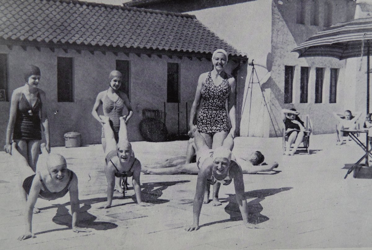 SeasideFerry's tweet photo. This Thursday I'm doing a talk about #artdeco holiday camps for @ArtDecoSocUK It's a really fun subject so do join me online if you can https://t.co/2dBj5QVzNk https://t.co/mxecDpZuPG