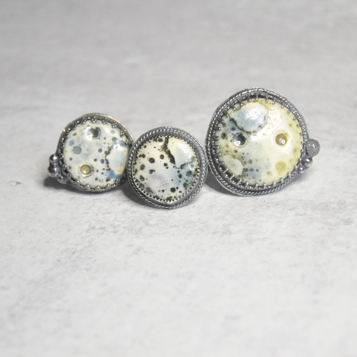 Still working my way through a gazillion photo edits. That's the one thing with small business, you wear a lot of hats. But loving these textured rings... they remind me of the moon.

​​​.
.​​​​​​​​​​​​​​​​​​​​​​​​​​​​​​​​
.​​​​​​​​​​​​​​​​​​​​​​​​​​​​​​​​
.