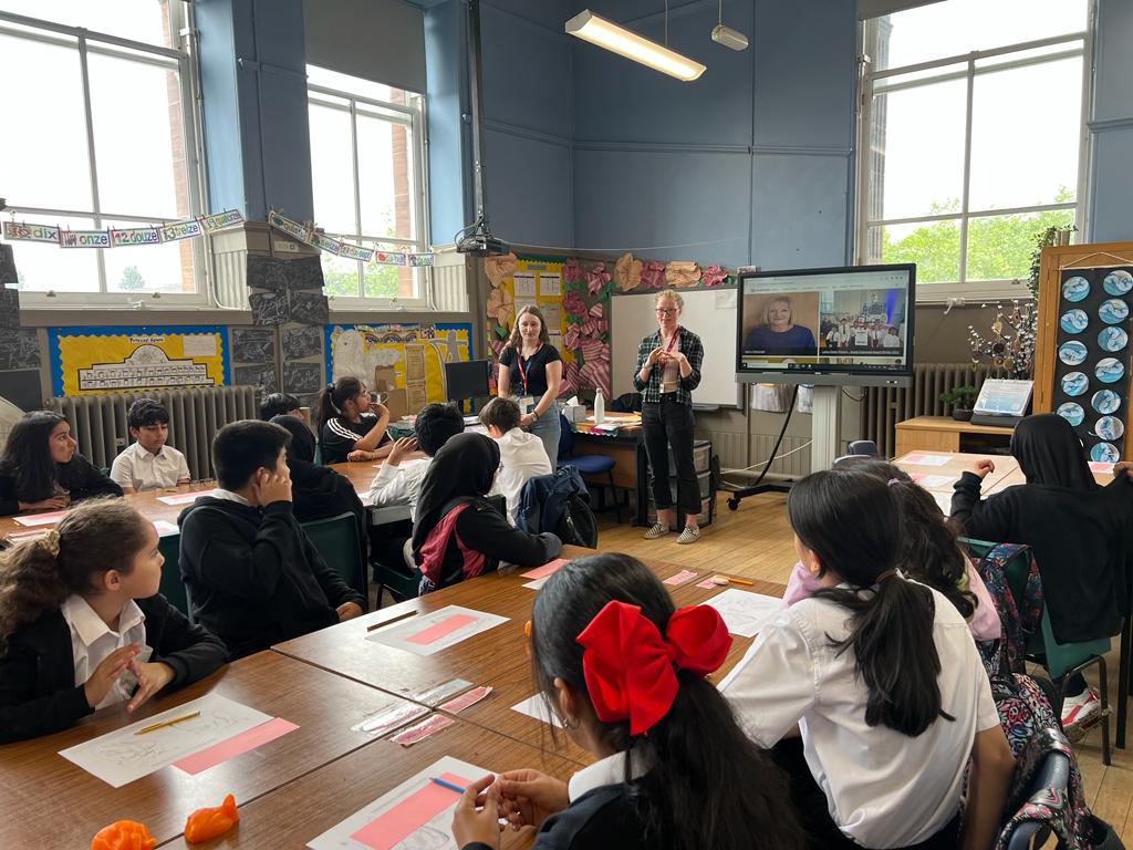 Eleanor Dickson-Murray tweet media