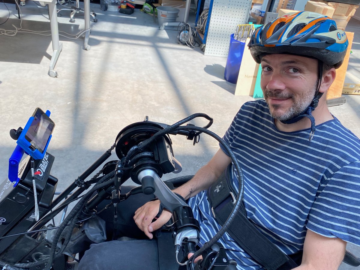 humanlabapajh44's tweet photo. Le support de téléphone mobile pour le Handbike de Jean-Marie est finalisé. Il part samedi pour le #GrhandioseTakahutTour 4 jours pour relier Nantes au Mont-Saint-Michel. Vous pouvez le suivre sur facebook Grhandiose Takahut Tour / GTT . De Nantes au Mont Saint Michel.
#hyperlien https://t.co/iQBA2KcXcP