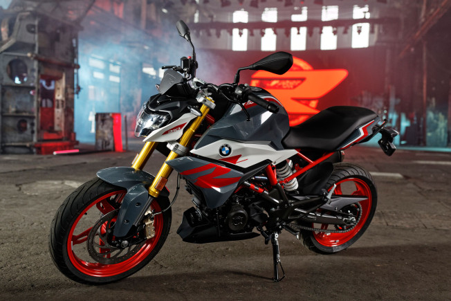 Bold, Aggressive, and Ready to Dominate: Unleash the BMW #G310R and experience unmatched performance in the urban landscape.
Find out more on bit.ly/3tZwyPS

#SpiritOfGS #MakeLifeARide #InchcapeKenya #BMWMotorradKe